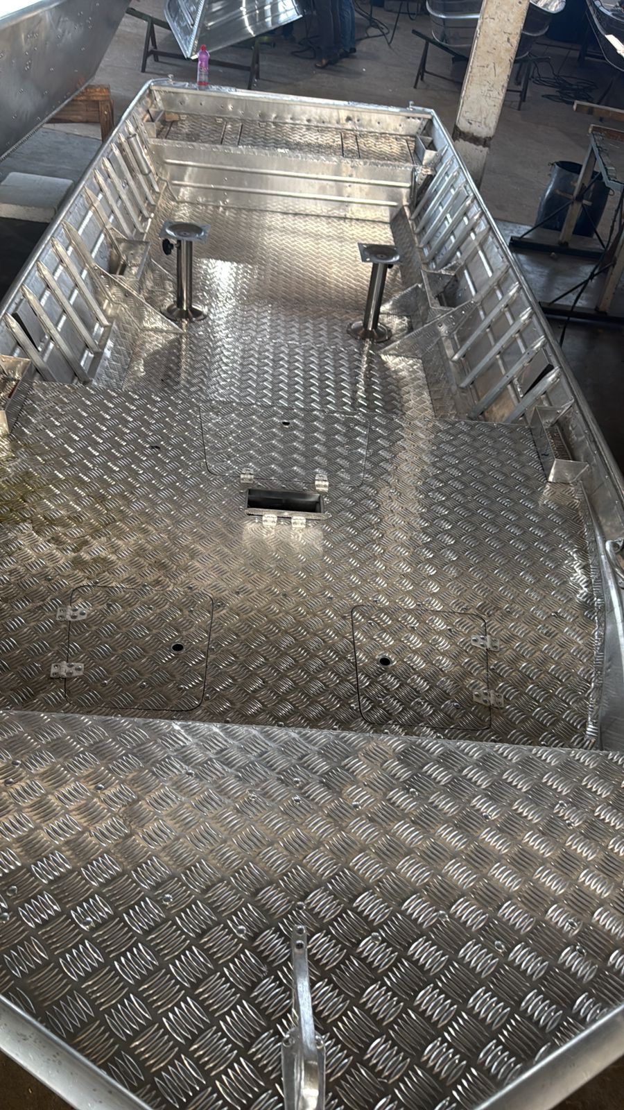 Barco de alumínio modelo 3